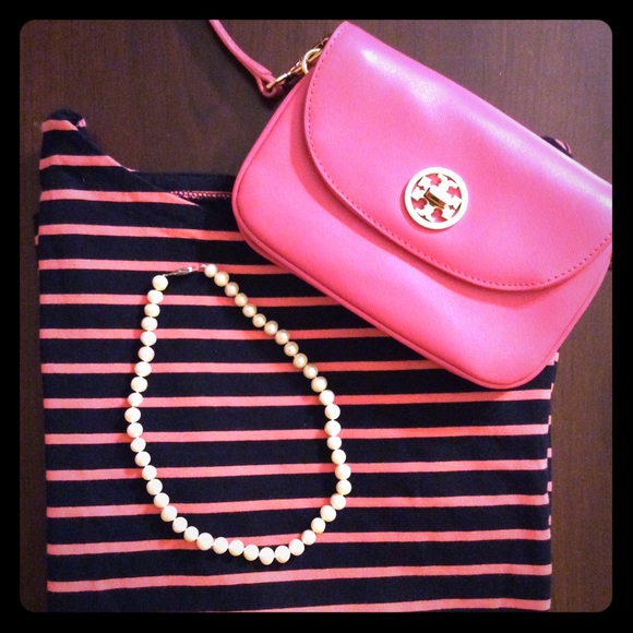 Tory Burch Handbags - Tory Burch crossbody purse 💕